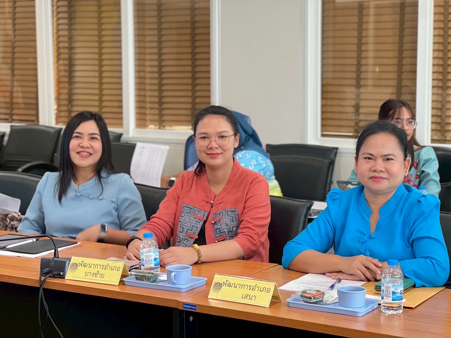 ? พช.ลาดบัวหลวง ​ ​ร่วมประชุมขับเคลื่อนงานพัฒนาชุมชน ประชุมผู้อำนวยการกลุ่มงานฯ พัฒนาการอำเภอ และนักวิชาการพัฒนาชุมชนครั้งที่ 7/2568